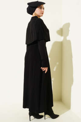 Pelerin Detaylı Düğmeli Triko Elbise Siyah - Elbise