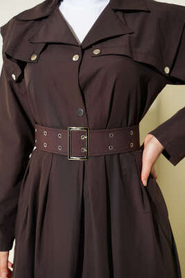 Pelerin Detaylı Kemerli Elbise Kahve - Elbise