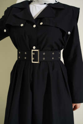 Pelerin Detaylı Kemerli Elbise Siyah - Elbise