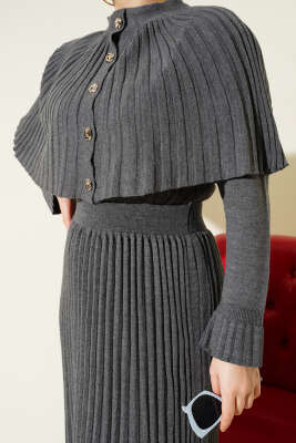 Pelerin Detaylı Pileli Triko Elbise Antrasit - Elbise