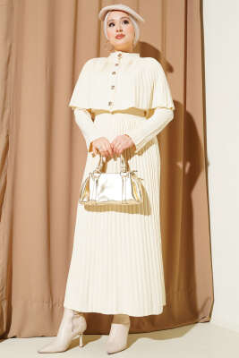 Pelerin Detaylı Pileli Triko Elbise Ekru - KILIÇ TRİKO