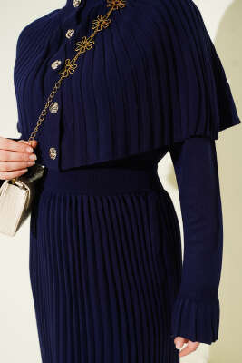 Pelerin Detaylı Pileli Triko Elbise Lacivert - Elbise