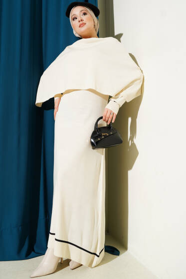 Pelerin Detaylı Triko Elbise Ekru - Elbise