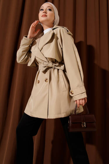 Pelerinli Dört Düğmeli Kısa Trençkot Bej - Trençkot