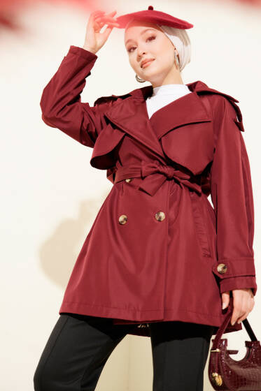 Pelerinli Dört Düğmeli Kısa Trençkot Bordo - Trençkot