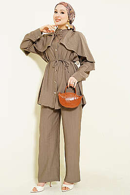 Pelerinli Gold Düğmeli Takım Vizon 