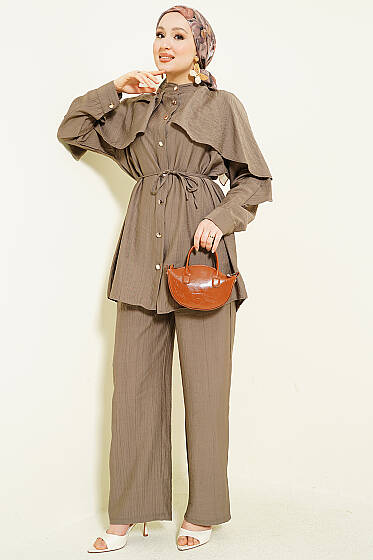 Pelerinli Gold Düğmeli Takım Vizon - İkili Takım