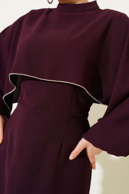 Pelerinli Taş Detaylı Krep Elbise Mürdüm - Tesettür Elbise