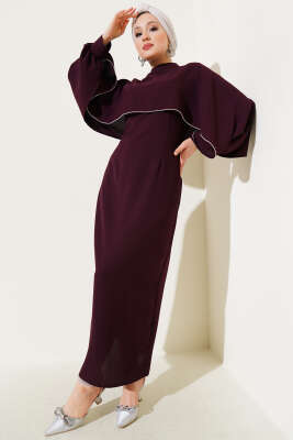 Pelerinli Taş Detaylı Krep Elbise Mürdüm 