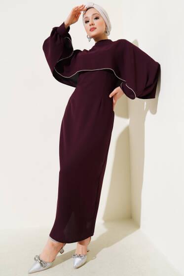 Pelerinli Taş Detaylı Krep Elbise Mürdüm - Tesettür Elbise