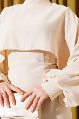 Pelerinli Taş Detaylı Krep Elbise Taş - Tesettür Elbise