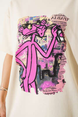 Pembe Panter Baskılı T-shirt Bej - Kadın Giyim Modelleri