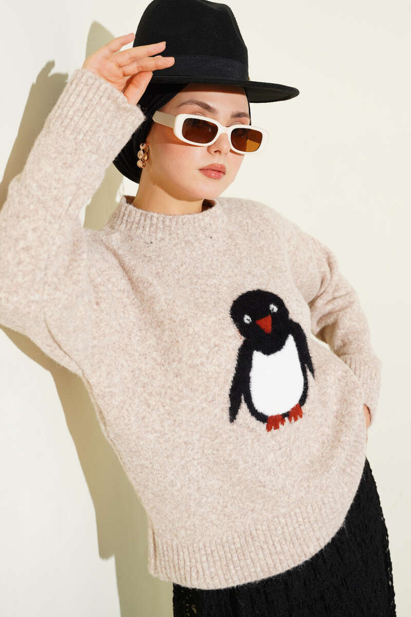 Penguen Baskılı Yumoş Triko Kazak Bej