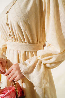 Petek Desenli Jakar Elbise Bej - Tesettür Elbise