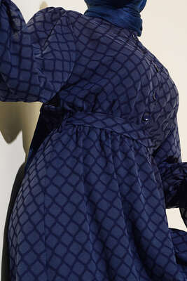 Petek Desenli Jakar Elbise Lacivert - Tesettür Elbise