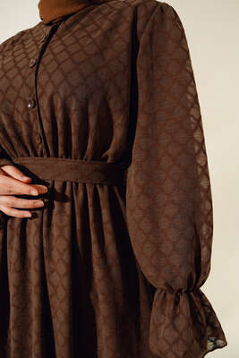 Petek Desenli Jakar Elbise Taba - Tesettür Elbise