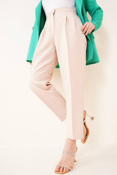 Pile Detaylı Havuç Pantolon Bej - Pantolon