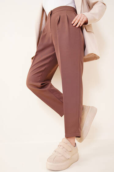 Pile Detaylı Havuç Pantolon Kahve - Pantolon