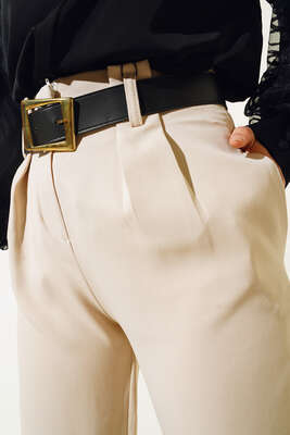 Pile Detaylı Kemerli Cepli Pantolon Bej - Pantolon