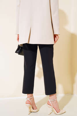 Pileli Dar Paça Kumaş Pantolon Siyah - Kumaş Pantolon