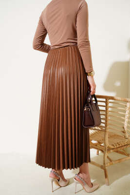 Pileli Deri Görünümlü Bel Lastikli Etek Büsküvi - Uzun Etek