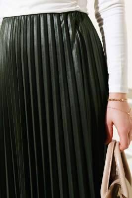 Pileli Deri Görünümlü Bel Lastikli Etek Haki - Uzun Etek