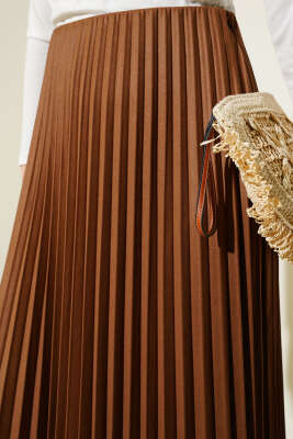 Pileli Deri Görünümlü Bel Lastikli Etek Latte - Uzun Etek