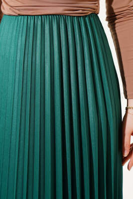 Pileli Deri Görünümlü Bel Lastikli Etek Yeşil - Uzun Etek