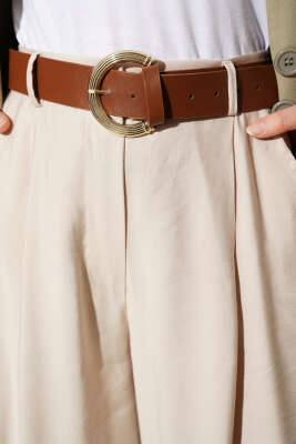 Pileli Kemerli Oversize Pantolon Bej - Pantolon