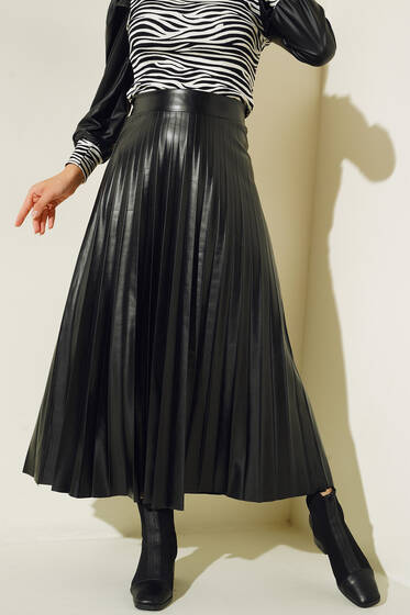 Piliseli Deri Görünüm Etek Siyah - Uzun Etek