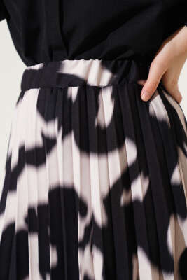 Piliseli Desenli Etek Bej Siyah - Uzun Etek