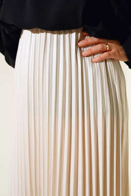 Piliseli Etek Krem - Uzun Etek