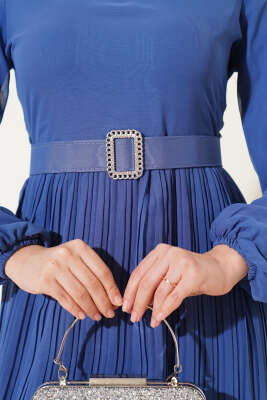 Piliseli Fırfırlı Kuşaklı Şifon Elbise İndigo - Tesettür Elbise