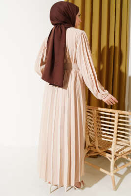 Piliseli Kemerli Ayrobin Elbise Bej - Tesettür Elbise