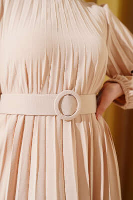 Piliseli Kemerli Ayrobin Elbise Bej - Tesettür Elbise