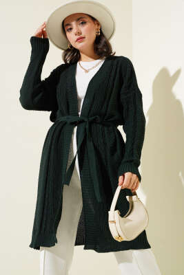 Pirinç Örgü Desenli Kuşaklı Triko Hırka Zümrüt Yeşili 