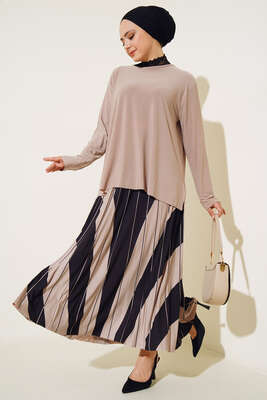 Pliseli Çapraz Çizgi Desenli Etekli Takım Bej 