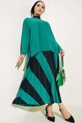 Pliseli Çapraz Çizgi Desenli Etekli Takım Zümrüt - NEVA MODA