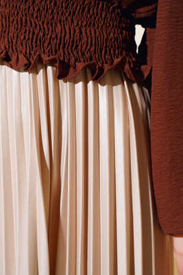 Pliseli Deri Görünümlü Etek Bej - Uzun Etek