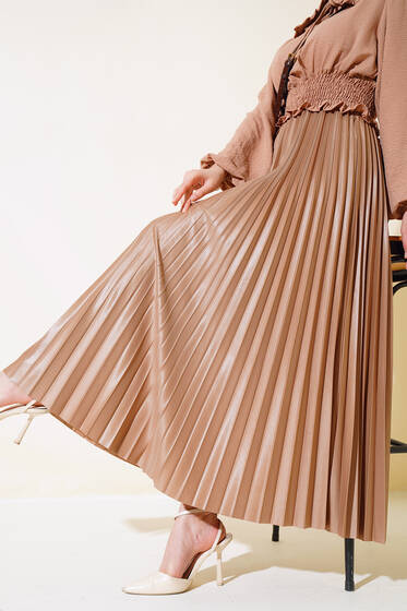 Pliseli Deri Görünümlü Etek Camel - Uzun Etek