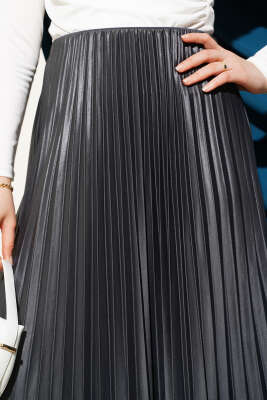 Pliseli Deri Görünümlü Etek Füme - Uzun Etek