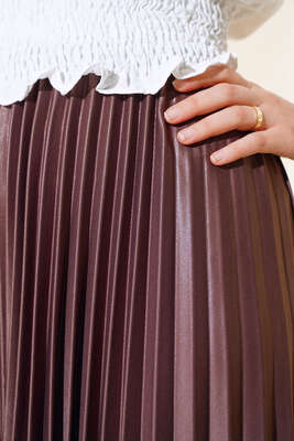 Pliseli Deri Görünümlü Etek Kahve - Uzun Etek