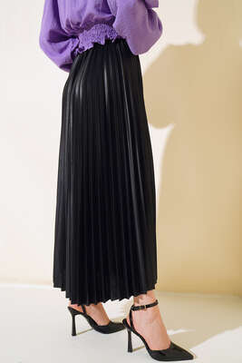 Pliseli Deri Görünümlü Etek Siyah - Uzun Etek