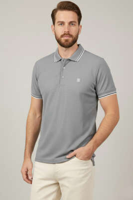 Polo Yaka Düğmeli Arma Detaylı Erkek T-shirt Gri - BESSE