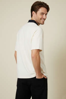 Polo Yaka Nakışlı İki İplik T-shirt Ekru - Beyaz Polo Yaka Tişört