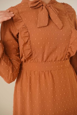 Ponponlu Yakası Bağlamalı Taba Elbise - Thumbnail