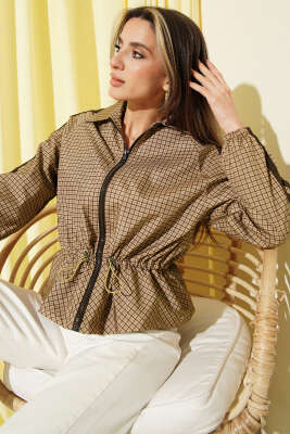 Pötikare Desen Bel Büzgülü Kısa Trençkot Camel - Kadın Giyim Modelleri