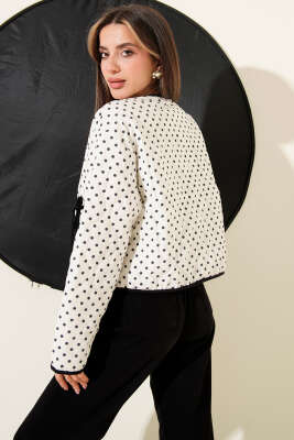 Puantiyeli Çıtçıtlı Ceket Krem - Kadın Giyim Modelleri