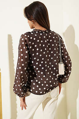 Puantiyeli Fırfırlı Bluz Kahve - Kadın Giyim Modelleri