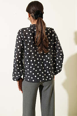 Puantiyeli Fırfırlı Bluz Siyah - Kadın Giyim Modelleri